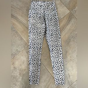 Beach Riot Size small leaped cheetah print leggings